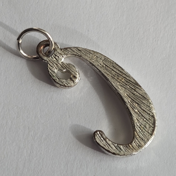 Letter C pendant charm silver tone alphabet initial monogram - Picture 4 of 7